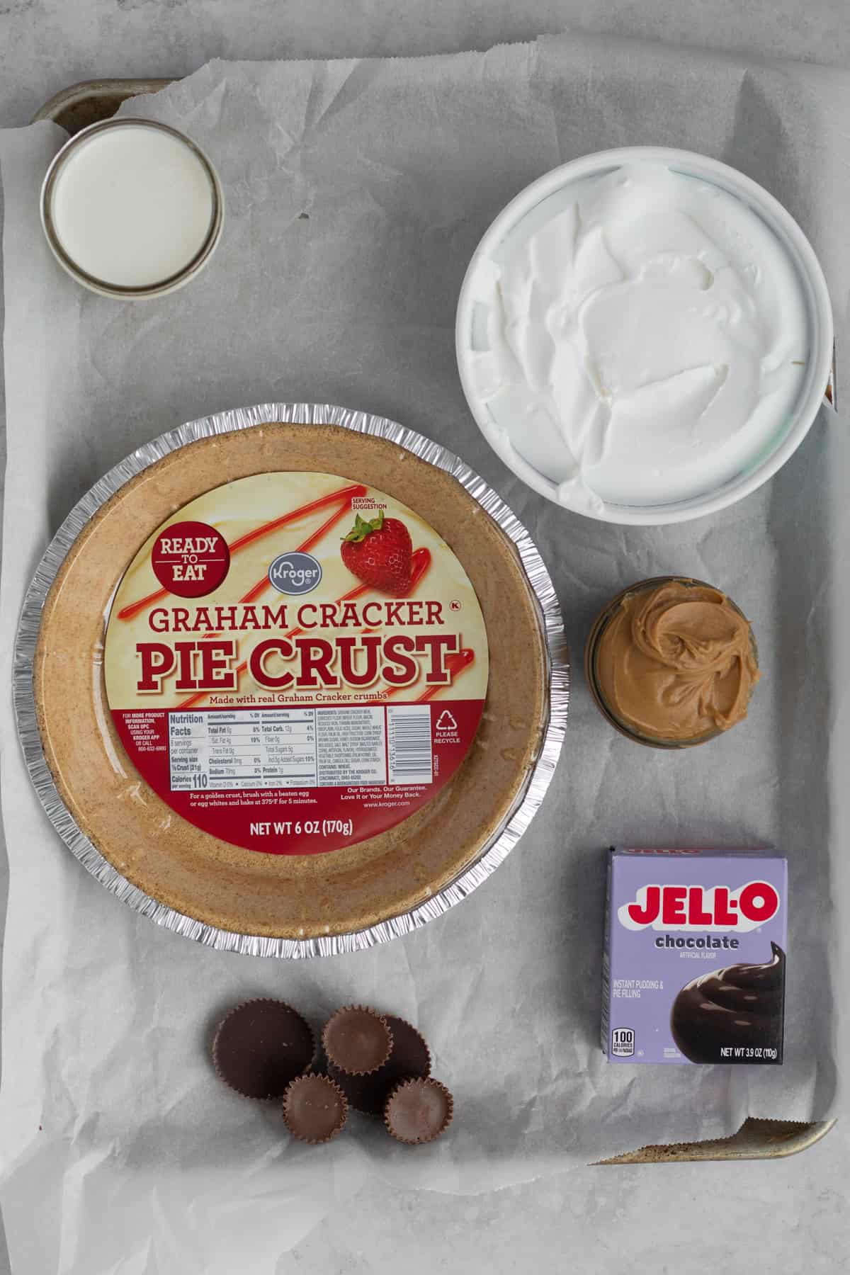 ingredients needed for a chocolate peanut butter cup no bake pudding pie.